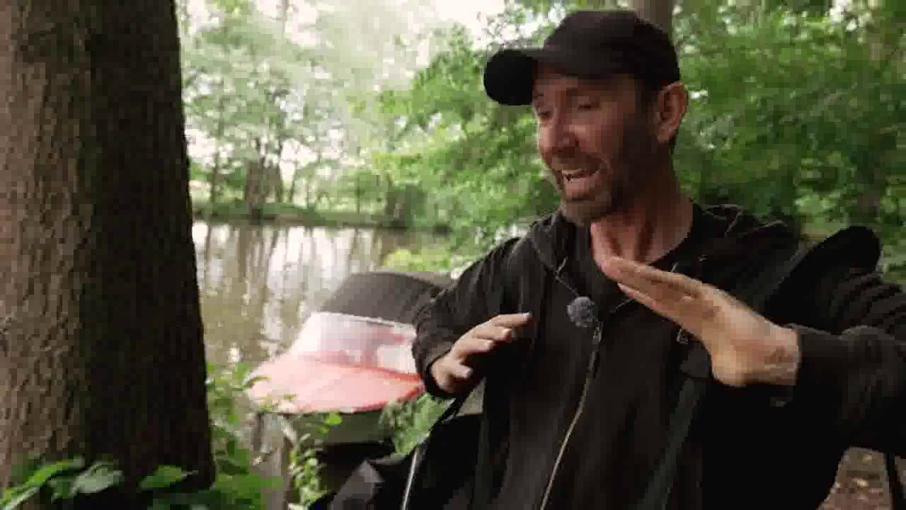 Victor Eras erklärt den Plan für die Wels-Nacht an der Havel